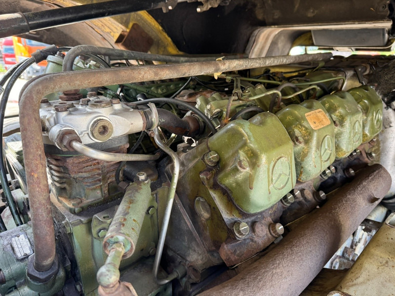 Kamion cisterna Mercedes-Benz SK 1726 (13.000L / 2 COMPARTIMENTS / GRAND PONT / LAMES / V8): slika Kamion cisterna Mercedes-Benz SK 1726 (13.000L / 2 COMPARTIMENTS / GRAND PONT / LAMES / V8)