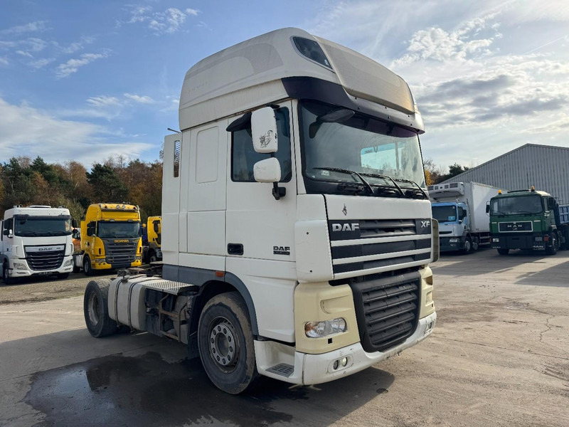 DAF 105 XF 460 Super Space Cab (MANUAL GEARBOX / BOITE MANUELLE) - Tegljač: slika DAF 105 XF 460 Super Space Cab (MANUAL GEARBOX / BOITE MANUELLE) - Tegljač DAF 105 XF 460 Super Space Cab (MANUAL GEARBOX / BOITE MANUELLE) - Tegljač: slika DAF 105 XF 460 Super Space Cab (MANUAL GEARBOX / BOITE MANUELLE) - Tegljač