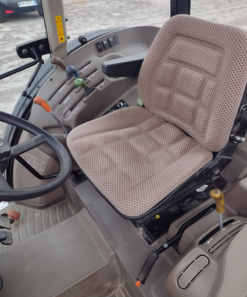 JOHN DEERE 5090 G - Traktor: slika JOHN DEERE 5090 G - Traktor JOHN DEERE 5090 G - Traktor: slika JOHN DEERE 5090 G - Traktor