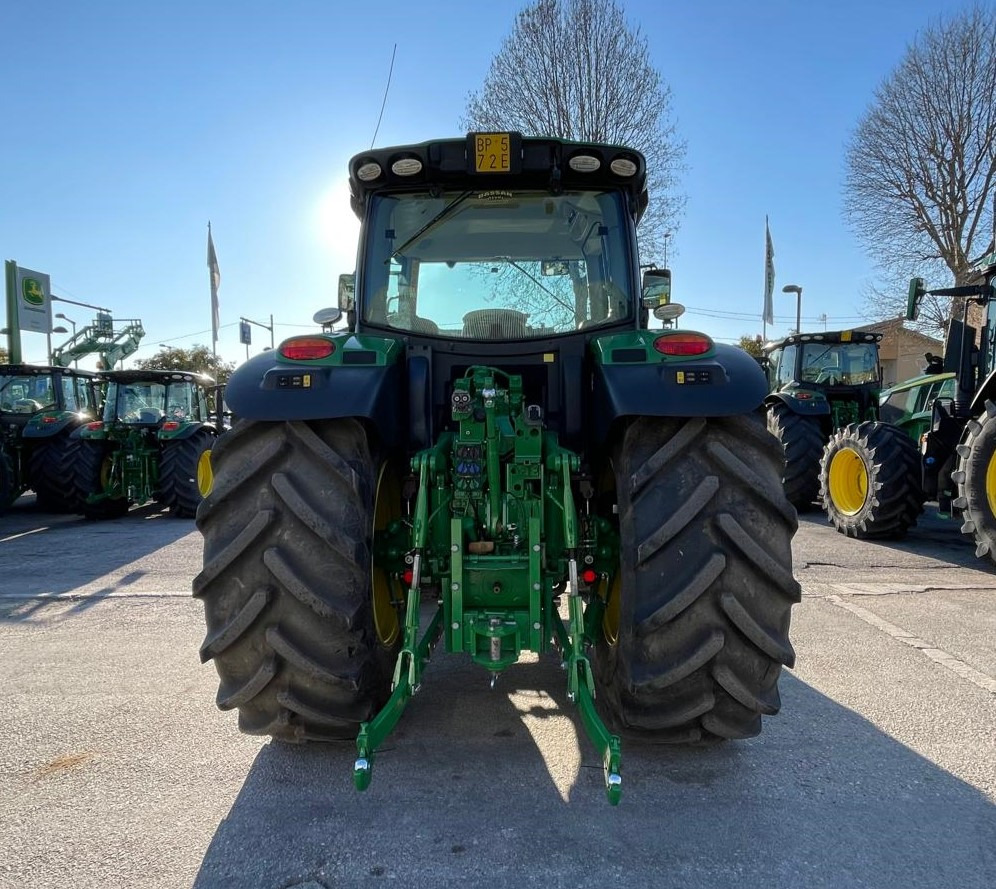 JOHN DEERE 6145 R - Traktor: slika JOHN DEERE 6145 R - Traktor JOHN DEERE 6145 R - Traktor: slika JOHN DEERE 6145 R - Traktor