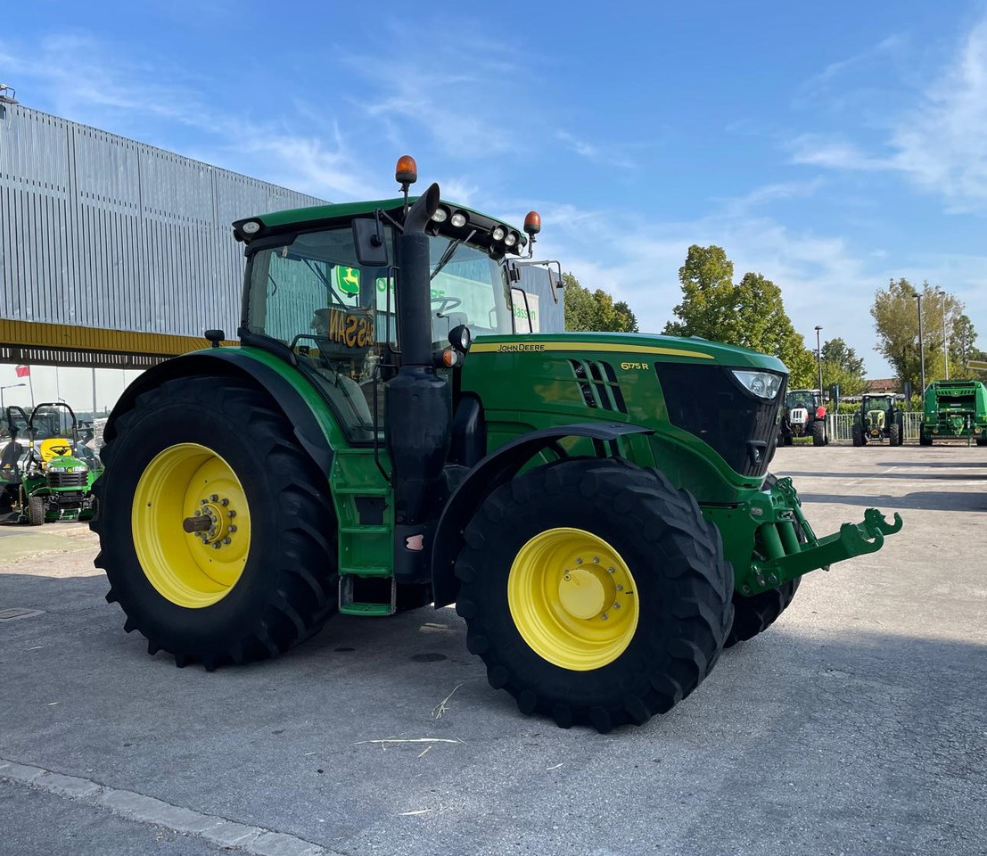 JOHN DEERE 6175 R - Traktor: slika JOHN DEERE 6175 R - Traktor JOHN DEERE 6175 R - Traktor: slika JOHN DEERE 6175 R - Traktor