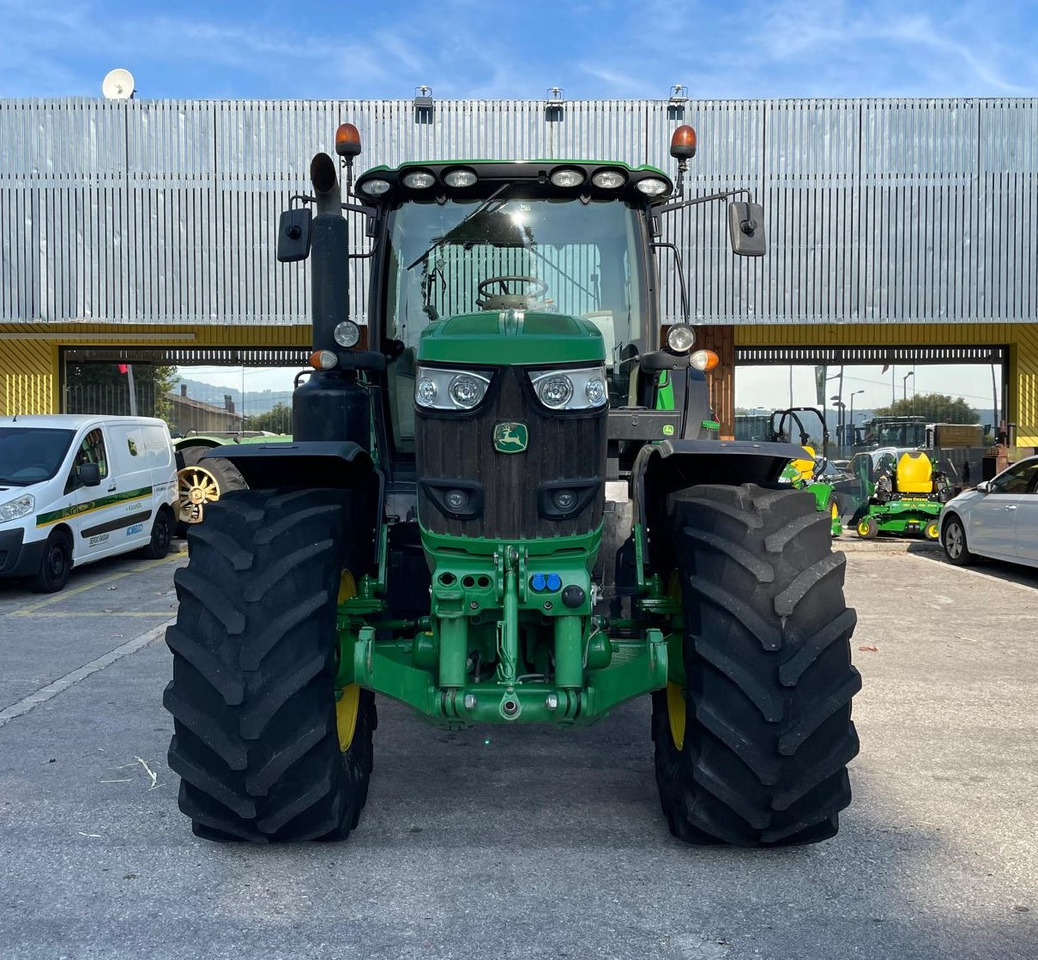 JOHN DEERE 6175 R - Traktor: slika JOHN DEERE 6175 R - Traktor JOHN DEERE 6175 R - Traktor: slika JOHN DEERE 6175 R - Traktor