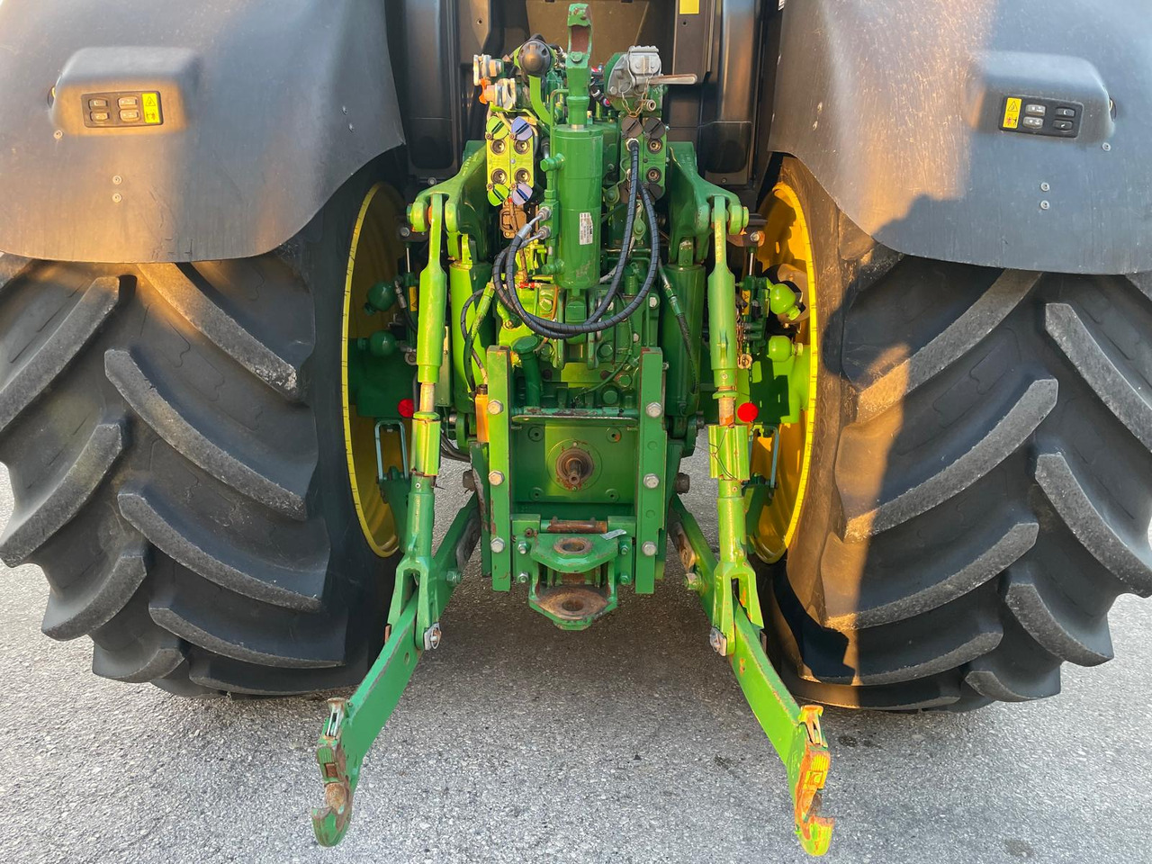 JOHN DEERE 6210 R - Traktor: slika JOHN DEERE 6210 R - Traktor JOHN DEERE 6210 R - Traktor: slika JOHN DEERE 6210 R - Traktor