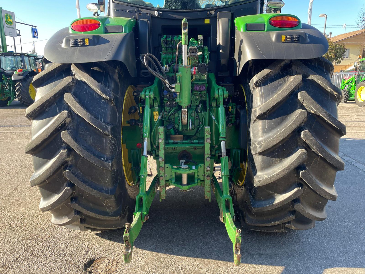 JOHN DEERE 6250 R - Traktor: slika JOHN DEERE 6250 R - Traktor JOHN DEERE 6250 R - Traktor: slika JOHN DEERE 6250 R - Traktor