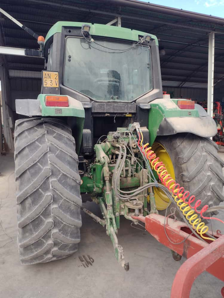 JOHN DEERE 6610 - Traktor: slika JOHN DEERE 6610 - Traktor JOHN DEERE 6610 - Traktor: slika JOHN DEERE 6610 - Traktor