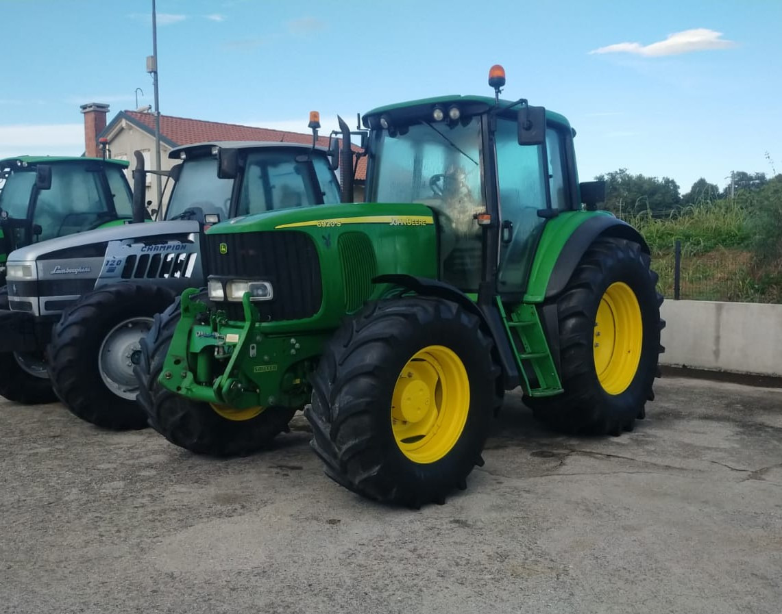 JOHN DEERE 6920 S - Traktor: slika JOHN DEERE 6920 S - Traktor JOHN DEERE 6920 S - Traktor: slika JOHN DEERE 6920 S - Traktor