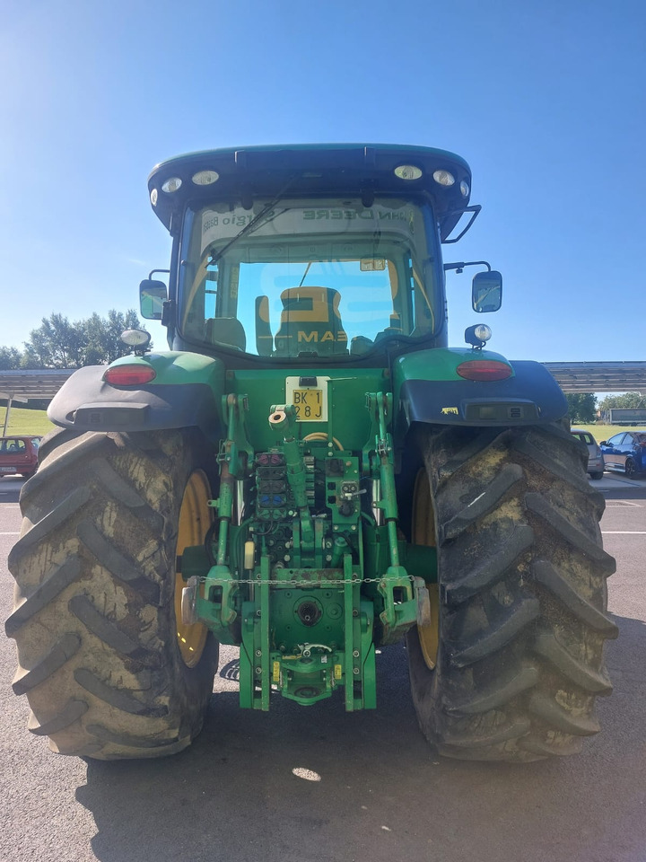 JOHN DEERE 7230 R - Traktor: slika JOHN DEERE 7230 R - Traktor JOHN DEERE 7230 R - Traktor: slika JOHN DEERE 7230 R - Traktor