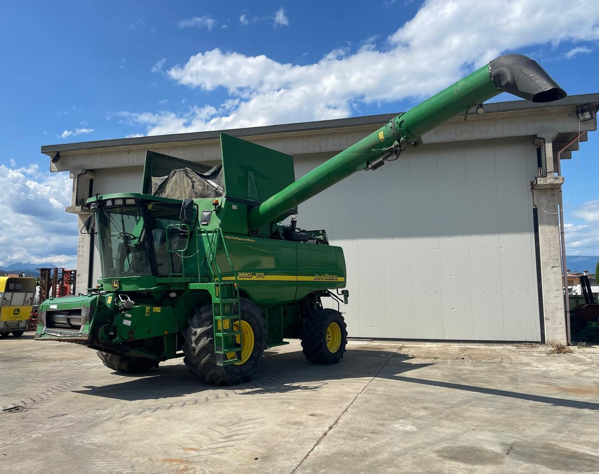 JOHN DEERE MIETITREBBIA STS 9880 - Kombajn za žetvu: slika JOHN DEERE MIETITREBBIA STS 9880 - Kombajn za žetvu JOHN DEERE MIETITREBBIA STS 9880 - Kombajn za žetvu: slika JOHN DEERE MIETITREBBIA STS 9880 - Kombajn za žetvu