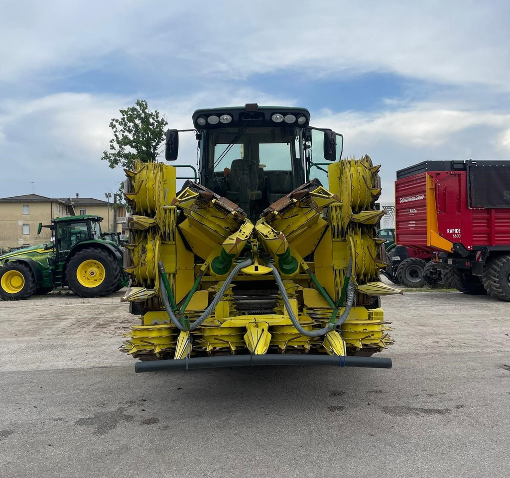 JOHN DEERE TRINCIA 7950 - Silažni kombajn: slika JOHN DEERE TRINCIA 7950 - Silažni kombajn JOHN DEERE TRINCIA 7950 - Silažni kombajn: slika JOHN DEERE TRINCIA 7950 - Silažni kombajn