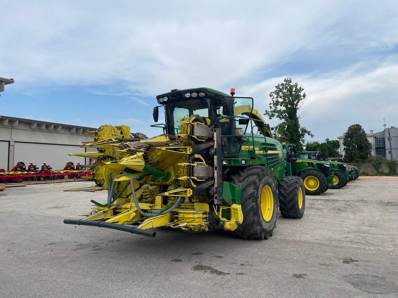 JOHN DEERE TRINCIA 7950 - Silažni kombajn: slika JOHN DEERE TRINCIA 7950 - Silažni kombajn JOHN DEERE TRINCIA 7950 - Silažni kombajn: slika JOHN DEERE TRINCIA 7950 - Silažni kombajn
