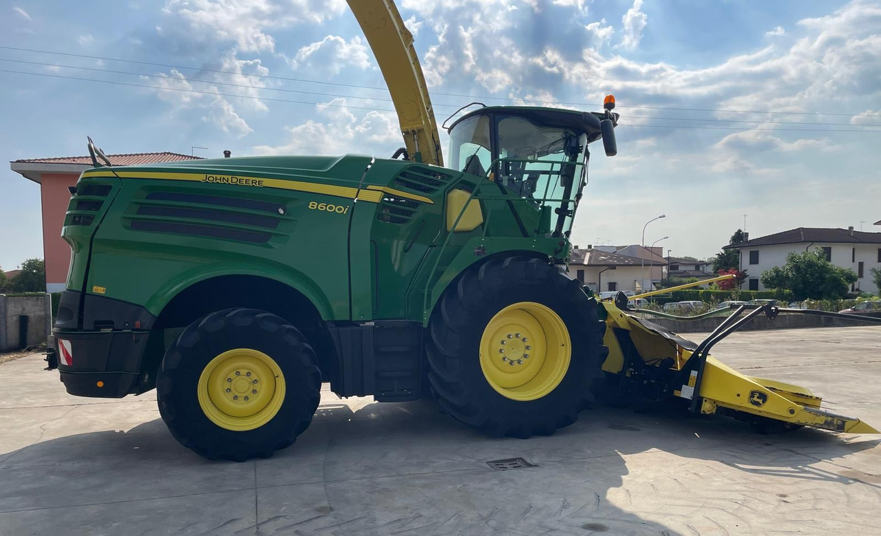 JOHN DEERE TRINCIA 8600i - Silažni kombajn: slika JOHN DEERE TRINCIA 8600i - Silažni kombajn JOHN DEERE TRINCIA 8600i - Silažni kombajn: slika JOHN DEERE TRINCIA 8600i - Silažni kombajn