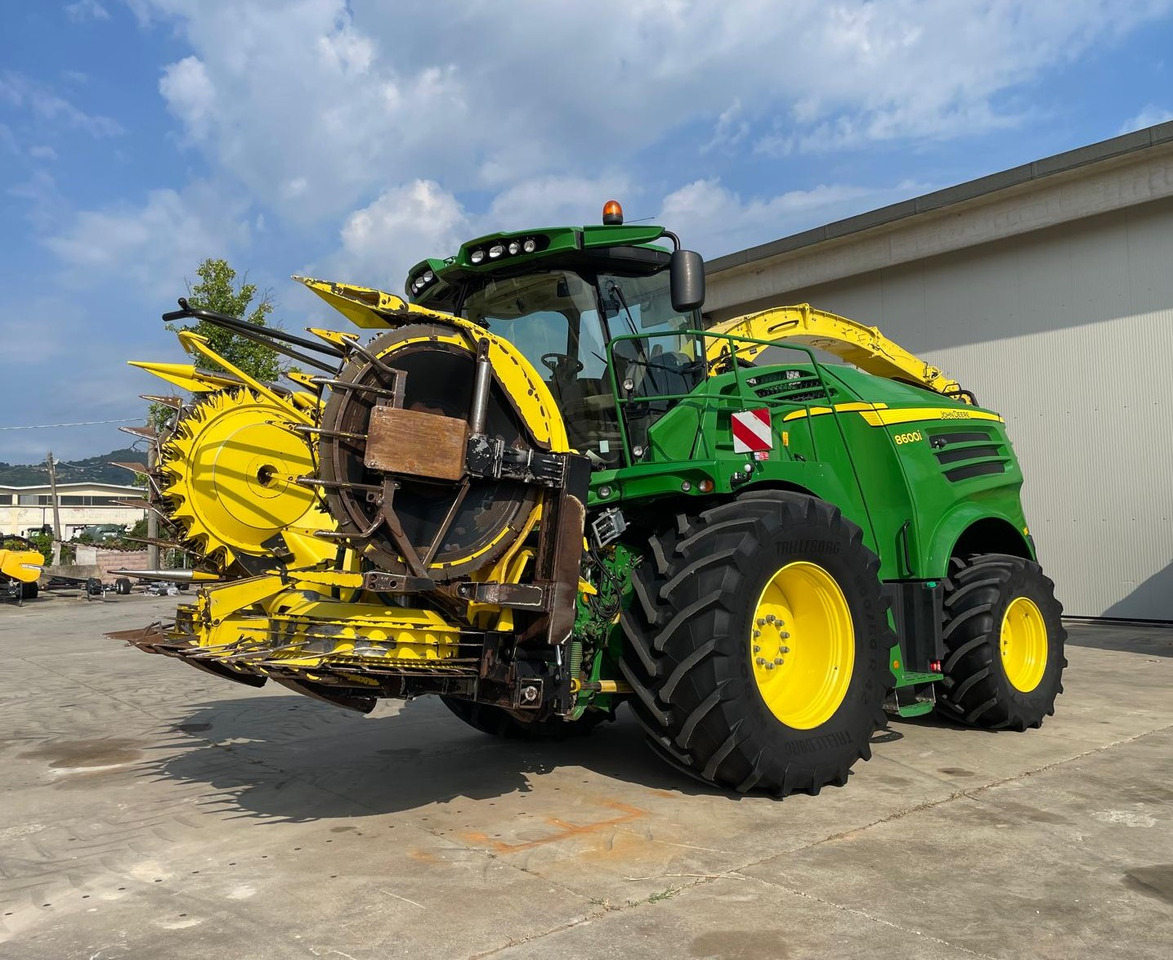 JOHN DEERE TRINCIA 8600i - Silažni kombajn: slika JOHN DEERE TRINCIA 8600i - Silažni kombajn JOHN DEERE TRINCIA 8600i - Silažni kombajn: slika JOHN DEERE TRINCIA 8600i - Silažni kombajn