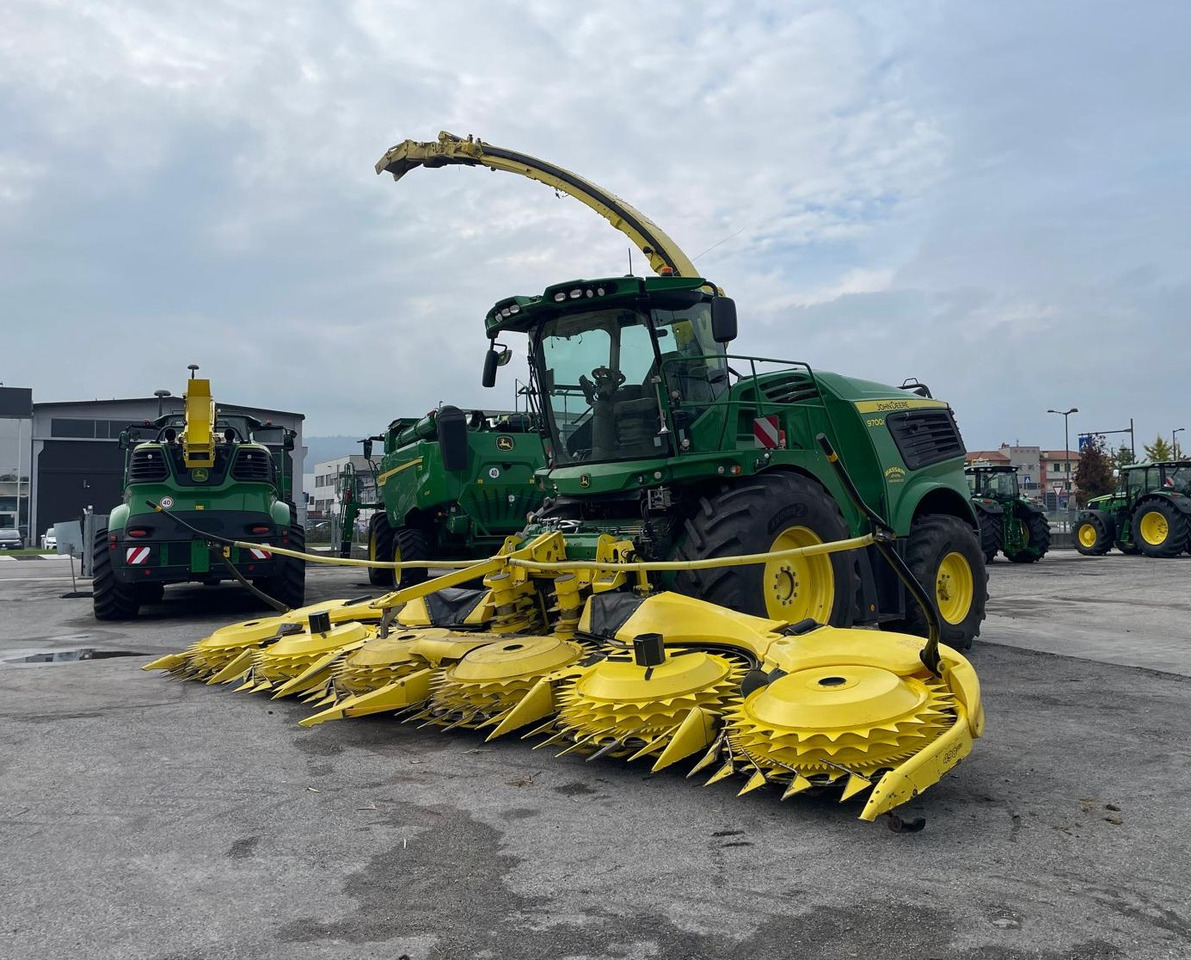 JOHN DEERE TRINCIA 9700i - Silažni kombajn: slika JOHN DEERE TRINCIA 9700i - Silažni kombajn JOHN DEERE TRINCIA 9700i - Silažni kombajn: slika JOHN DEERE TRINCIA 9700i - Silažni kombajn