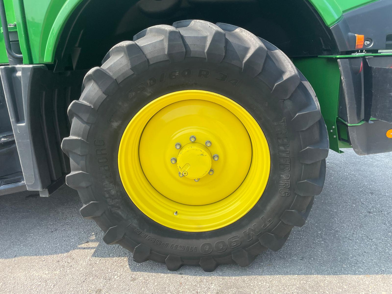 JOHN DEERE TRINCIA 9700i - Silažni kombajn: slika JOHN DEERE TRINCIA 9700i - Silažni kombajn JOHN DEERE TRINCIA 9700i - Silažni kombajn: slika JOHN DEERE TRINCIA 9700i - Silažni kombajn