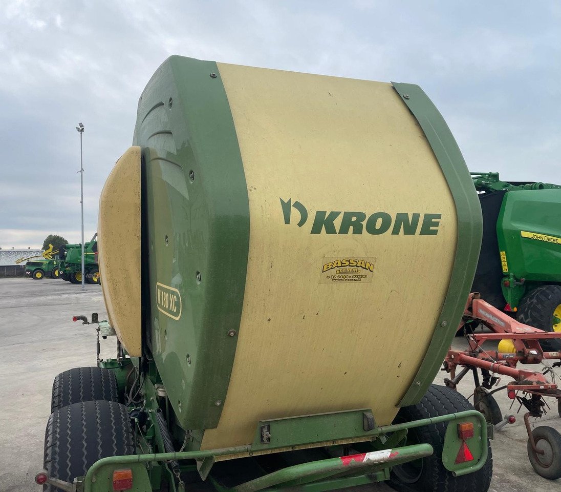 KRONE ROTOPRESSA V 180 XC - Rolo balirka: slika KRONE ROTOPRESSA V 180 XC - Rolo balirka KRONE ROTOPRESSA V 180 XC - Rolo balirka: slika KRONE ROTOPRESSA V 180 XC - Rolo balirka
