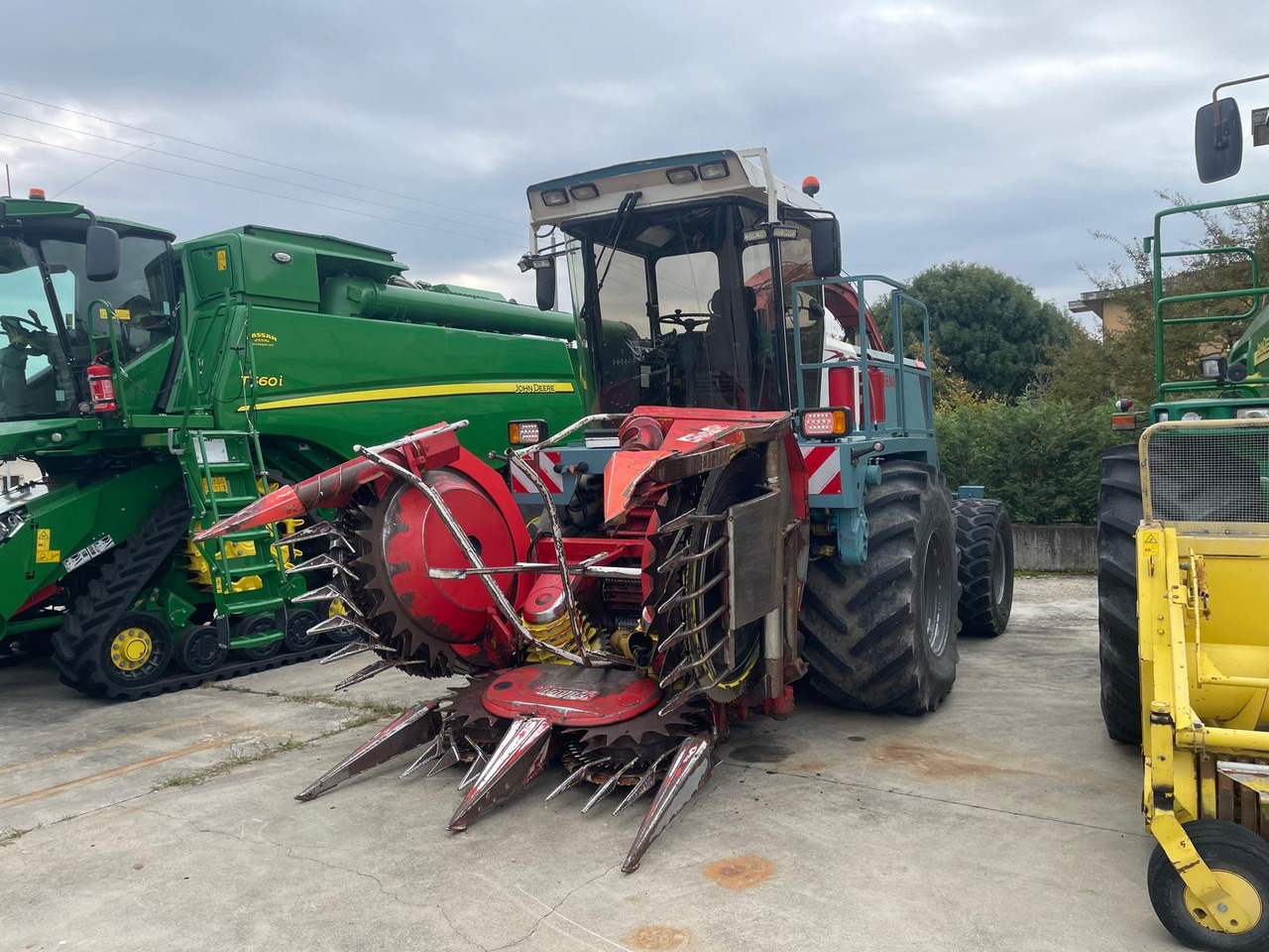 MENGELE TRINCIA SF 6000 - Silažni kombajn: slika MENGELE TRINCIA SF 6000 - Silažni kombajn MENGELE TRINCIA SF 6000 - Silažni kombajn: slika MENGELE TRINCIA SF 6000 - Silažni kombajn