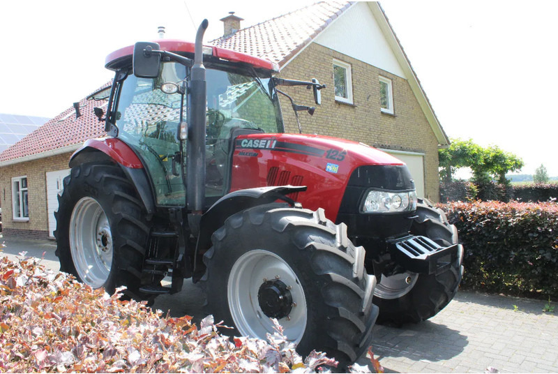 Case IH Maxxum 125 - Traktor: slika Case IH Maxxum 125 - Traktor Case IH Maxxum 125 - Traktor: slika Case IH Maxxum 125 - Traktor
