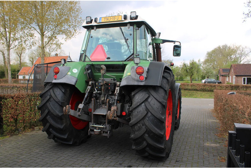 Fendt FAVORIT 711 VARIO 711 Vario met fronthef en frontaftakas - Traktor: slika Fendt FAVORIT 711 VARIO 711 Vario met fronthef en frontaftakas - Traktor Fendt FAVORIT 711 VARIO 711 Vario met fronthef en frontaftakas - Traktor: slika Fendt FAVORIT 711 VARIO 711 Vario met fronthef en frontaftakas - Traktor
