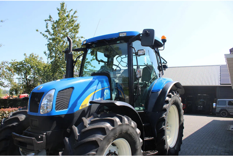 New Holland TS100A TS 100a - Traktor: slika New Holland TS100A TS 100a - Traktor New Holland TS100A TS 100a - Traktor: slika New Holland TS100A TS 100a - Traktor
