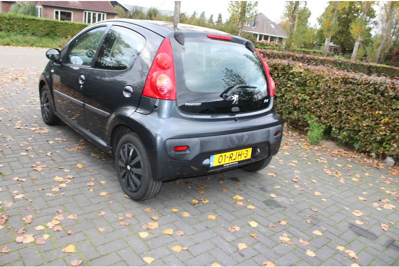 Peugeot 107 - Hatchback: slika Peugeot 107 - Hatchback Peugeot 107 - Hatchback: slika Peugeot 107 - Hatchback
