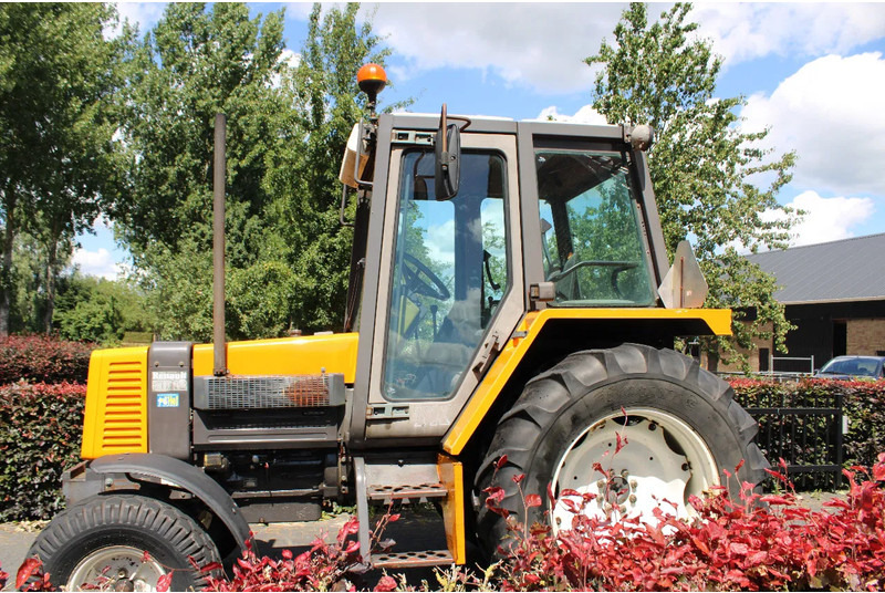Renault 80-12 - Traktor: slika Renault 80-12 - Traktor Renault 80-12 - Traktor: slika Renault 80-12 - Traktor