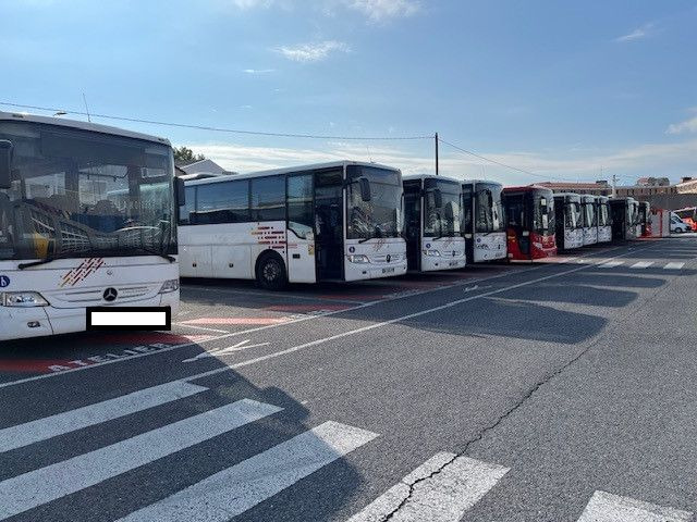 Mercedes-Benz Tourismo RH, 57 Schlafsessel, Klima, Gurte., - Prigradski autobus: slika Mercedes-Benz Tourismo RH, 57 Schlafsessel, Klima, Gurte., - Prigradski autobus Mercedes-Benz Tourismo RH, 57 Schlafsessel, Klima, Gurte., - Prigradski autobus: slika Mercedes-Benz Tourismo RH, 57 Schlafsessel, Klima, Gurte., - Prigradski autobus