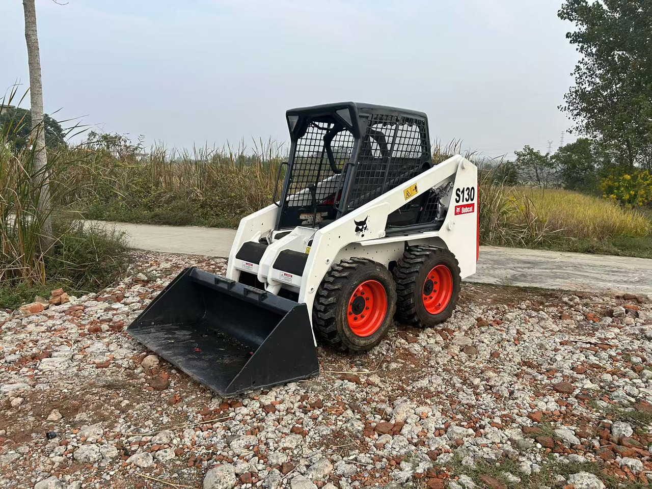 BOBCAT s130 - Mini utovarivač: slika BOBCAT s130 - Mini utovarivač BOBCAT s130 - Mini utovarivač: slika BOBCAT s130 - Mini utovarivač