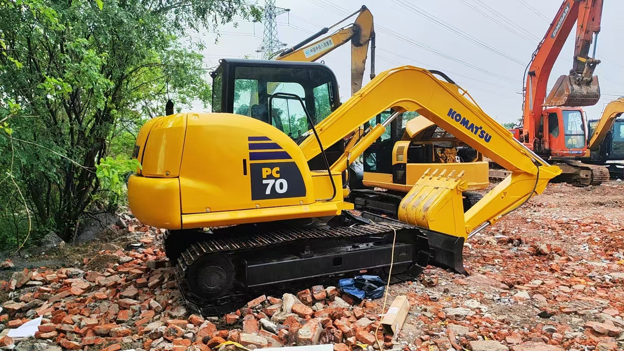 CATERPILLAR 303.5e - Mini bager: slika CATERPILLAR 303.5e - Mini bager CATERPILLAR 303.5e - Mini bager: slika CATERPILLAR 303.5e - Mini bager