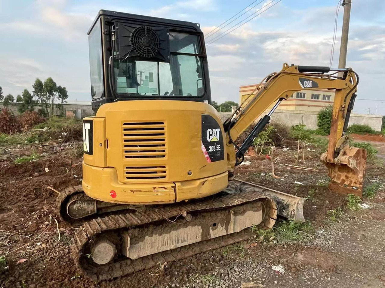 CATERPILLAR 303.5e - Mini bager: slika CATERPILLAR 303.5e - Mini bager CATERPILLAR 303.5e - Mini bager: slika CATERPILLAR 303.5e - Mini bager