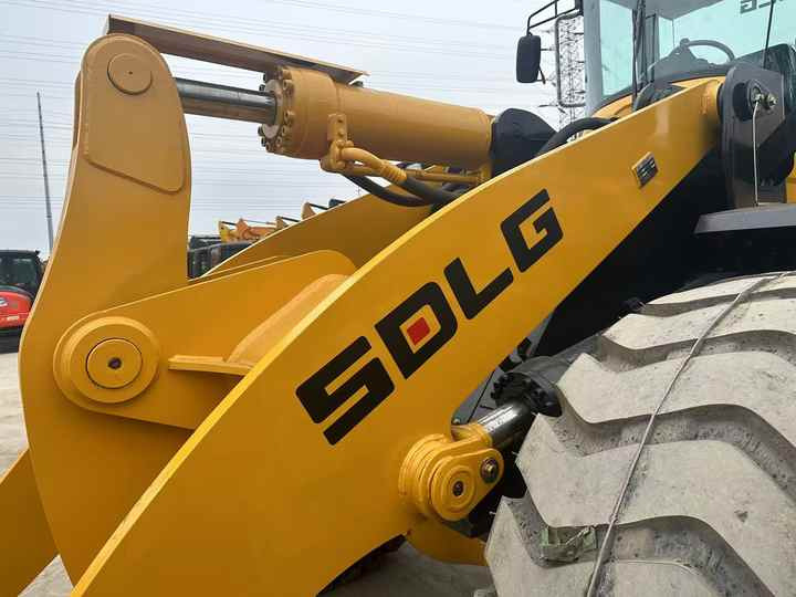 Heavy-Duty SDLG955F Wheel Loader for Sale - Excavator Attachment Compatible | Export Ready - Utovarivač na kotačima: slika Heavy-Duty SDLG955F Wheel Loader for Sale - Excavator Attachment Compatible | Export Ready - Utovarivač na kotačima Heavy-Duty SDLG955F Wheel Loader for Sale - Excavator Attachment Compatible | Export Ready - Utovarivač na kotačima: slika Heavy-Duty SDLG955F Wheel Loader for Sale - Excavator Attachment Compatible | Export Ready - Utovarivač na kotačima