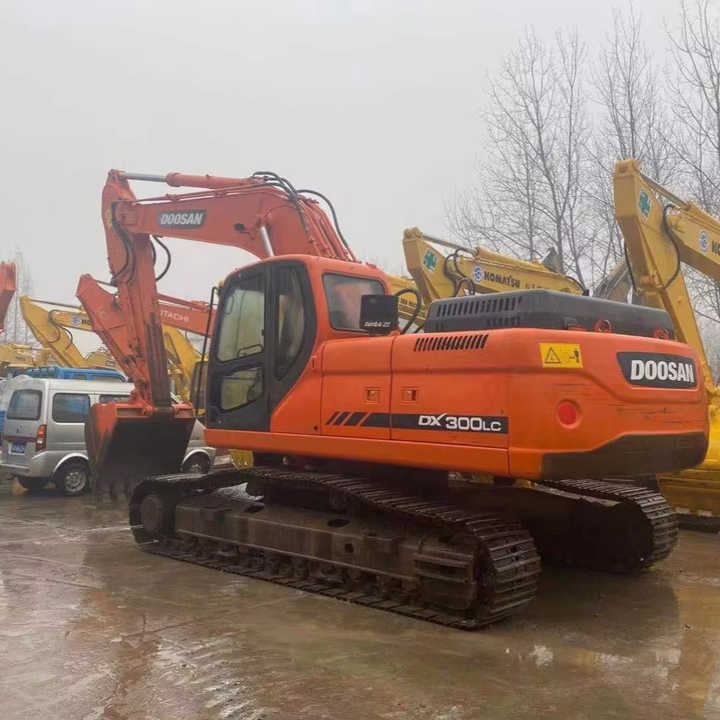 High Quality Doosan Big Size Excavator , Doosan 30ton Dx300lc Digging Machine , Doosan Excavator for Sale - Bager gusjeničar: slika High Quality Doosan Big Size Excavator , Doosan 30ton Dx300lc Digging Machine , Doosan Excavator for Sale - Bager gusjeničar High Quality Doosan Big Size Excavator , Doosan 30ton Dx300lc Digging Machine , Doosan Excavator for Sale - Bager gusjeničar: slika High Quality Doosan Big Size Excavator , Doosan 30ton Dx300lc Digging Machine , Doosan Excavator for Sale - Bager gusjeničar