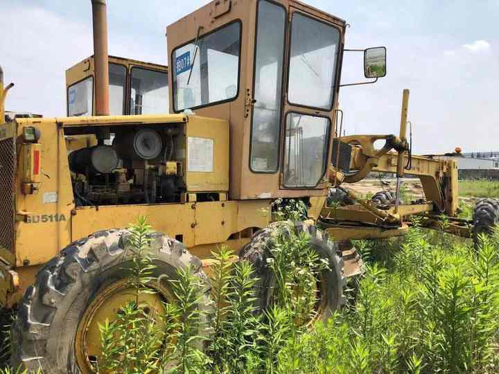 Japan Komatsu GD511 Motor Grader Cheap Price Komatsu Road Grader GD511 Good Condition in China - Grejder: slika Japan Komatsu GD511 Motor Grader Cheap Price Komatsu Road Grader GD511 Good Condition in China - Grejder Japan Komatsu GD511 Motor Grader Cheap Price Komatsu Road Grader GD511 Good Condition in China - Grejder: slika Japan Komatsu GD511 Motor Grader Cheap Price Komatsu Road Grader GD511 Good Condition in China - Grejder