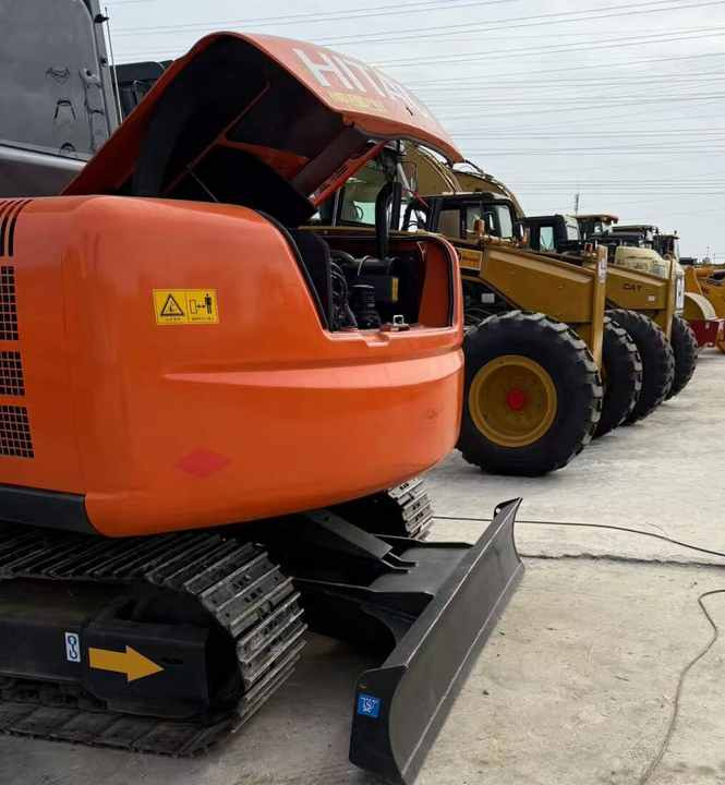Original Japan Hitachi ZX60 Excavator Hitachi Excavator in Low Price for Hot Sale - Bager gusjeničar: slika Original Japan Hitachi ZX60 Excavator Hitachi Excavator in Low Price for Hot Sale - Bager gusjeničar Original Japan Hitachi ZX60 Excavator Hitachi Excavator in Low Price for Hot Sale - Bager gusjeničar: slika Original Japan Hitachi ZX60 Excavator Hitachi Excavator in Low Price for Hot Sale - Bager gusjeničar