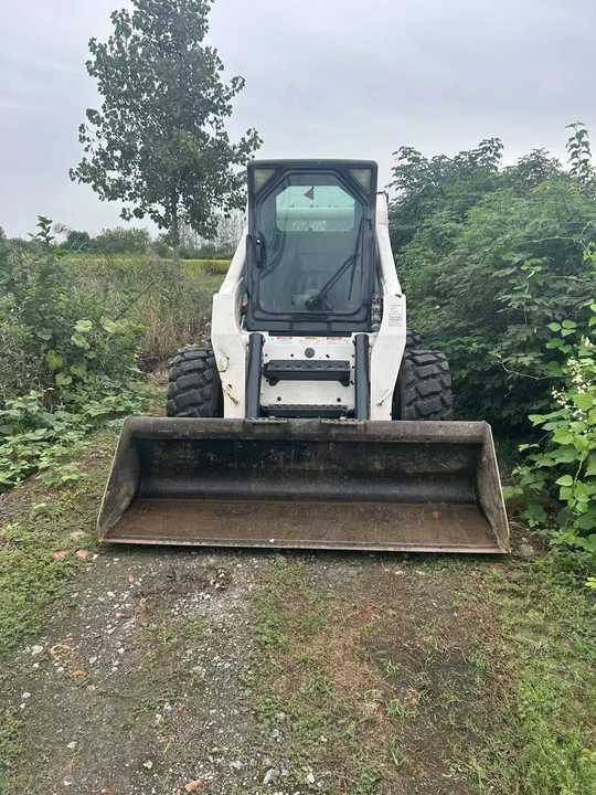 Second Hand BOBCAT S300 Skid-steer Loader with Very Good Performance Is for Sale at a Low Price - Mini utovarivač: slika Second Hand BOBCAT S300 Skid-steer Loader with Very Good Performance Is for Sale at a Low Price - Mini utovarivač Second Hand BOBCAT S300 Skid-steer Loader with Very Good Performance Is for Sale at a Low Price - Mini utovarivač: slika Second Hand BOBCAT S300 Skid-steer Loader with Very Good Performance Is for Sale at a Low Price - Mini utovarivač
