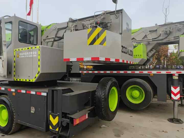 Second Hand ZOOMLION 25 Ton ZTC250V531 30 Ton ZTC300V532 70 Ton ZTC700H6 Hydraulmic Mobile Truck Crane on Sale - Autodizalica: slika Second Hand ZOOMLION 25 Ton ZTC250V531 30 Ton ZTC300V532 70 Ton ZTC700H6 Hydraulmic Mobile Truck Crane on Sale - Autodizalica Second Hand ZOOMLION 25 Ton ZTC250V531 30 Ton ZTC300V532 70 Ton ZTC700H6 Hydraulmic Mobile Truck Crane on Sale - Autodizalica: slika Second Hand ZOOMLION 25 Ton ZTC250V531 30 Ton ZTC300V532 70 Ton ZTC700H6 Hydraulmic Mobile Truck Crane on Sale - Autodizalica