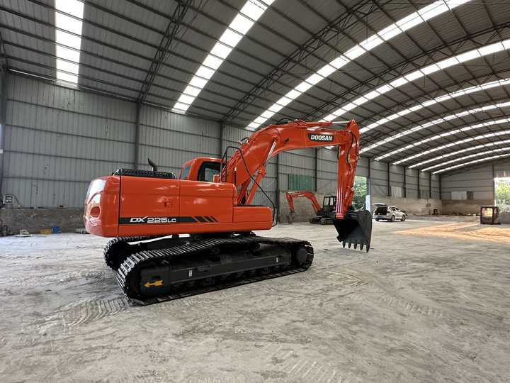 Used Digger Doosan DX225LC-9T Construction Machinery Construction Digger Used Doosan DX225LC-9T Cheap Excavator - Bager gusjeničar: slika Used Digger Doosan DX225LC-9T Construction Machinery Construction Digger Used Doosan DX225LC-9T Cheap Excavator - Bager gusjeničar Used Digger Doosan DX225LC-9T Construction Machinery Construction Digger Used Doosan DX225LC-9T Cheap Excavator - Bager gusjeničar: slika Used Digger Doosan DX225LC-9T Construction Machinery Construction Digger Used Doosan DX225LC-9T Cheap Excavator - Bager gusjeničar