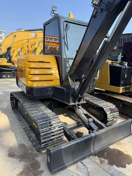 Used Digger VOLVO EC60D Construction Machinery Construction Digger Used VOLVO EC60D Cheap Excavator - Mini bager: slika Used Digger VOLVO EC60D Construction Machinery Construction Digger Used VOLVO EC60D Cheap Excavator - Mini bager Used Digger VOLVO EC60D Construction Machinery Construction Digger Used VOLVO EC60D Cheap Excavator - Mini bager: slika Used Digger VOLVO EC60D Construction Machinery Construction Digger Used VOLVO EC60D Cheap Excavator - Mini bager