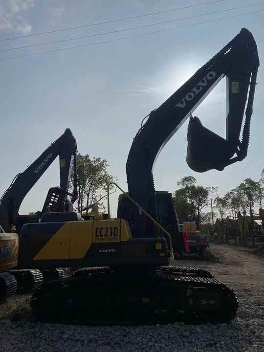Used Korea Brand volvo Ec210 Excavator for Sale - Bager gusjeničar: slika Used Korea Brand volvo Ec210 Excavator for Sale - Bager gusjeničar Used Korea Brand volvo Ec210 Excavator for Sale - Bager gusjeničar: slika Used Korea Brand volvo Ec210 Excavator for Sale - Bager gusjeničar