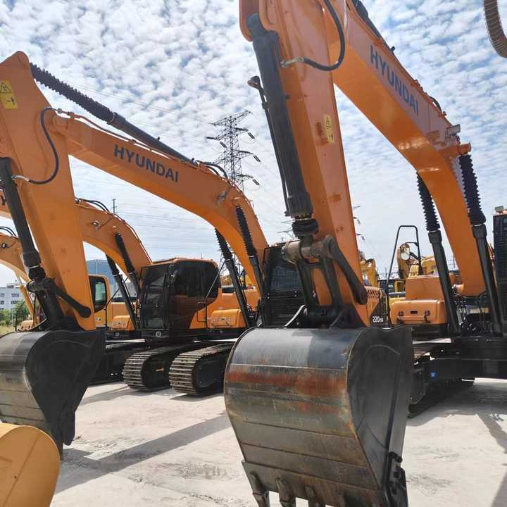 Used hyundai 220-9 Excavator with Good Performance for Sale - Bager: slika Used hyundai 220-9 Excavator with Good Performance for Sale - Bager Used hyundai 220-9 Excavator with Good Performance for Sale - Bager: slika Used hyundai 220-9 Excavator with Good Performance for Sale - Bager