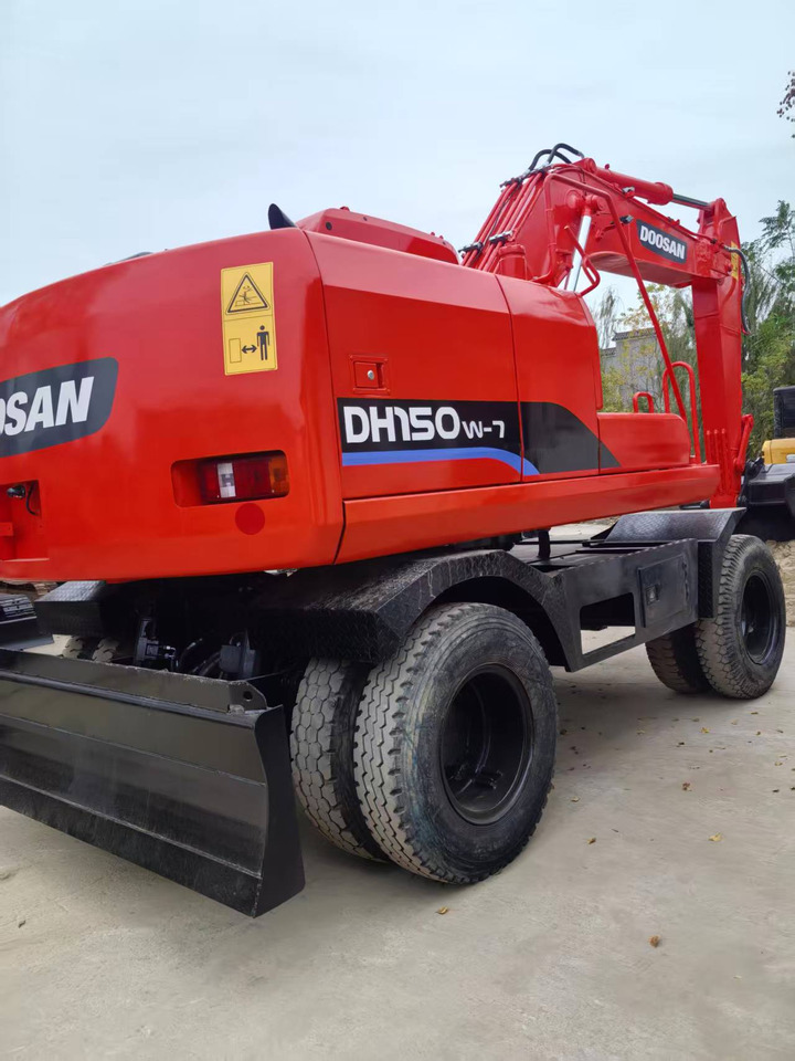 Doosan Used DH150W-7 wheeled excavator for sale at a low price. - Bager na kotačima: slika doosan Used DH150W-7 wheeled excavator for sale at a low price. - Bager na kotačima Doosan Used DH150W-7 wheeled excavator for sale at a low price. - Bager na kotačima: slika doosan Used DH150W-7 wheeled excavator for sale at a low price. - Bager na kotačima