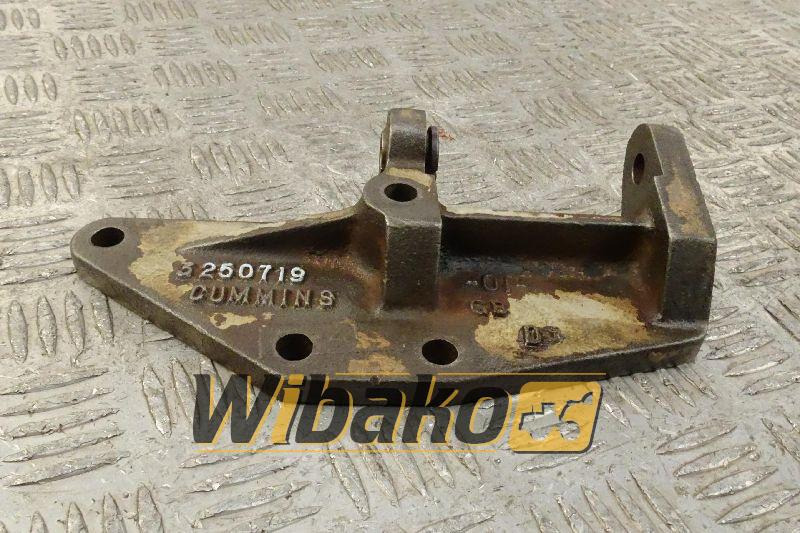 Wspornik alternatora for engine Cummins NT250 3250719 - Alternator za Građevinski strojevi: slika Wspornik alternatora for engine Cummins NT250 3250719 - Alternator za Građevinski strojevi Wspornik alternatora for engine Cummins NT250 3250719 - Alternator za Građevinski strojevi: slika Wspornik alternatora for engine Cummins NT250 3250719 - Alternator za Građevinski strojevi