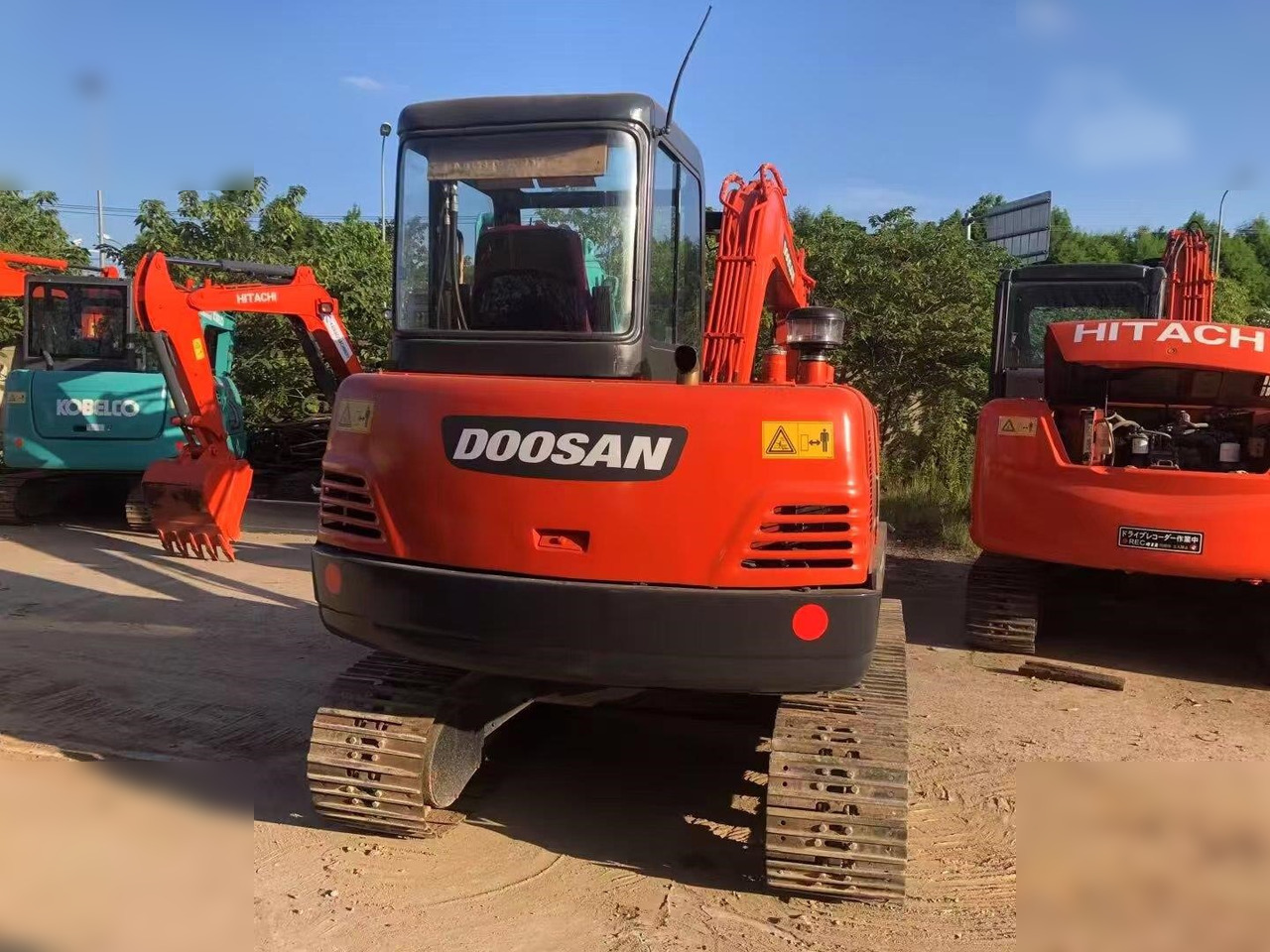 DOOSAN DH55-V - Mini bager: slika DOOSAN DH55-V - Mini bager DOOSAN DH55-V - Mini bager: slika DOOSAN DH55-V - Mini bager