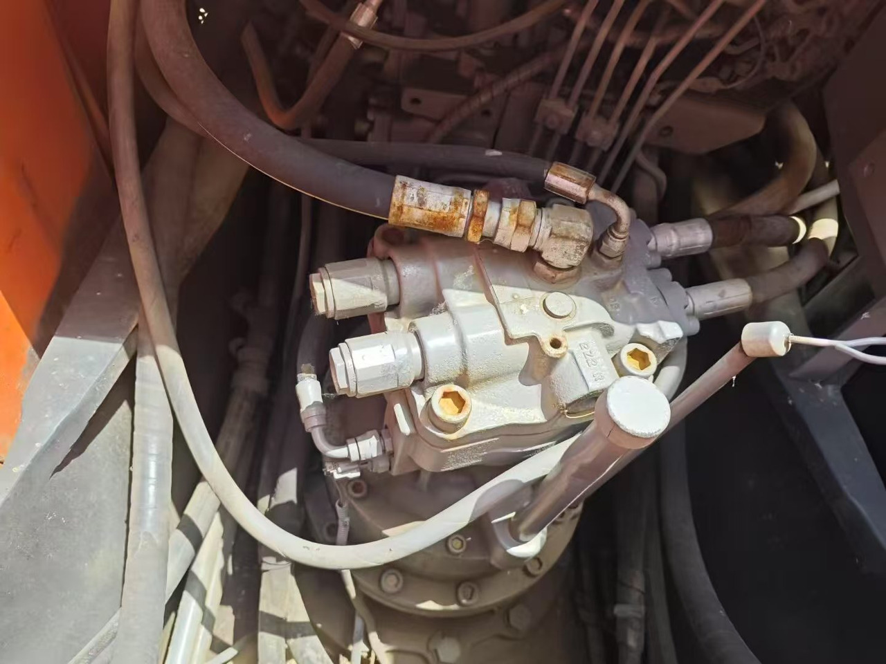 Bager gusjeničar HITACHI ZAXIS 160: slika Bager gusjeničar HITACHI ZAXIS 160 Bager gusjeničar HITACHI ZAXIS 160: slika Bager gusjeničar HITACHI ZAXIS 160