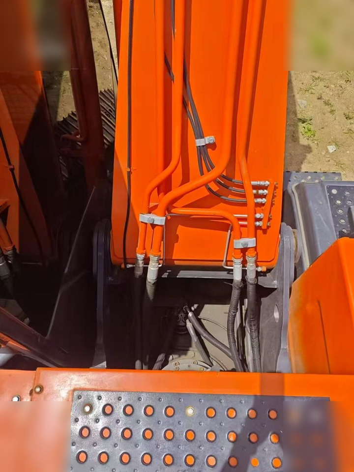 HITACHI ZX240 - Bager gusjeničar: slika HITACHI ZX240 - Bager gusjeničar HITACHI ZX240 - Bager gusjeničar: slika HITACHI ZX240 - Bager gusjeničar