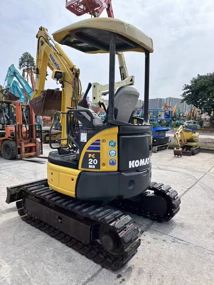 KOMATSU 2-ton - Mini bager: slika KOMATSU 2-ton - Mini bager KOMATSU 2-ton - Mini bager: slika KOMATSU 2-ton - Mini bager