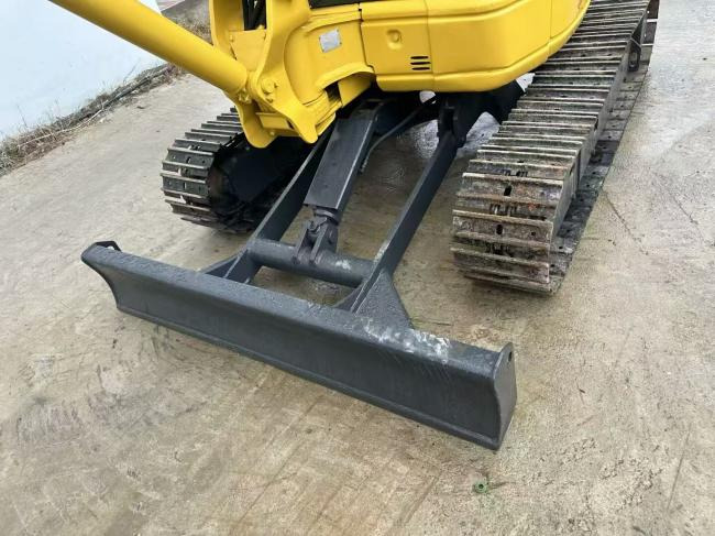 Zakup KOMATSU 35MR KOMATSU 35MR: slika Zakup KOMATSU 35MR KOMATSU 35MR