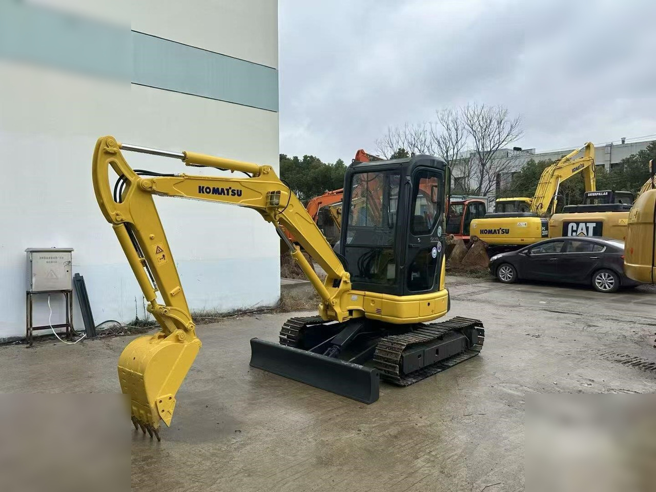 KOMATSU PC35MR - Mini bager: slika KOMATSU PC35MR - Mini bager KOMATSU PC35MR - Mini bager: slika KOMATSU PC35MR - Mini bager