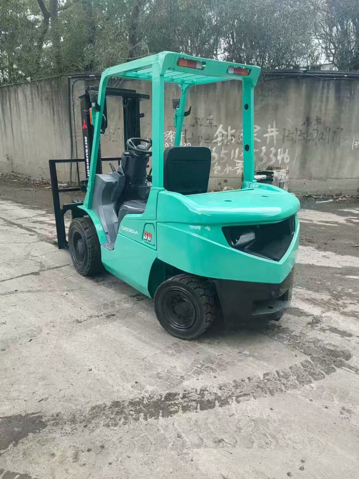 MITSUBISHI 3-ton - Platforma za podizanje stupa u okomitom položaju: slika MITSUBISHI 3-ton - Platforma za podizanje stupa u okomitom položaju MITSUBISHI 3-ton - Platforma za podizanje stupa u okomitom položaju: slika MITSUBISHI 3-ton - Platforma za podizanje stupa u okomitom položaju