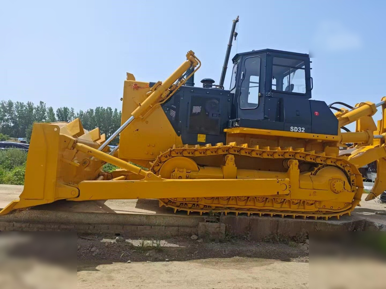 Buldožer SHANTUI SD32: slika Buldožer SHANTUI SD32 Buldožer SHANTUI SD32: slika Buldožer SHANTUI SD32