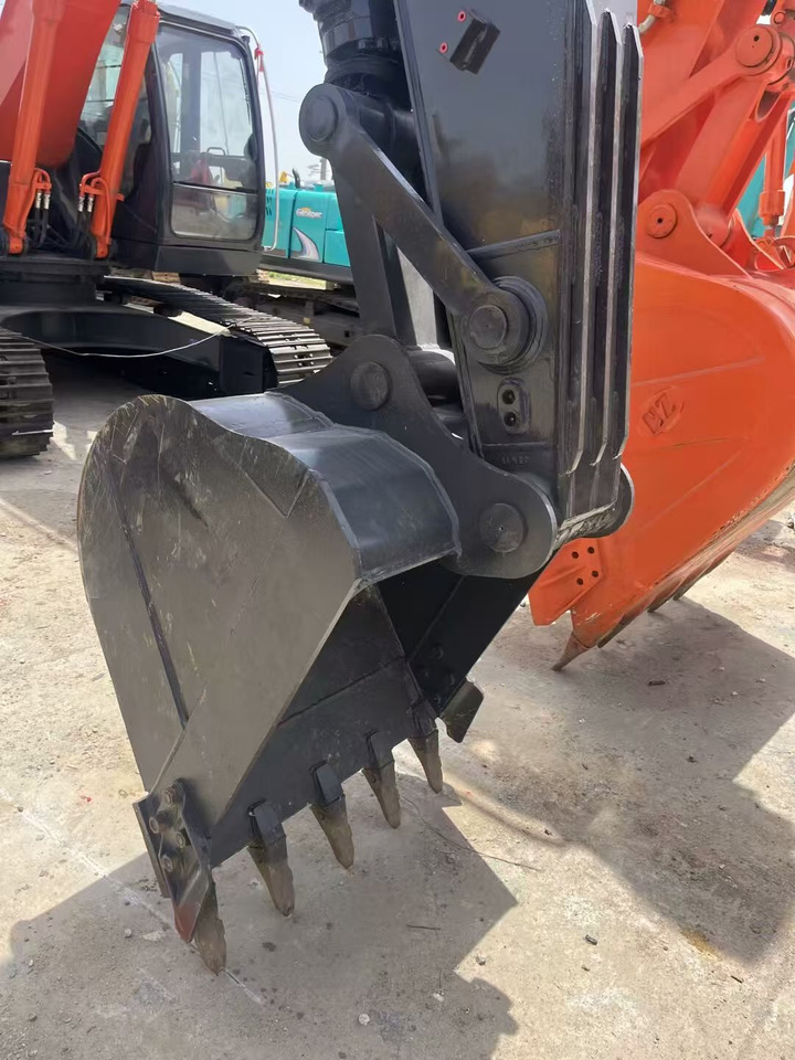 Zakup VOLVO EC140 VOLVO EC140: slika Zakup VOLVO EC140 VOLVO EC140